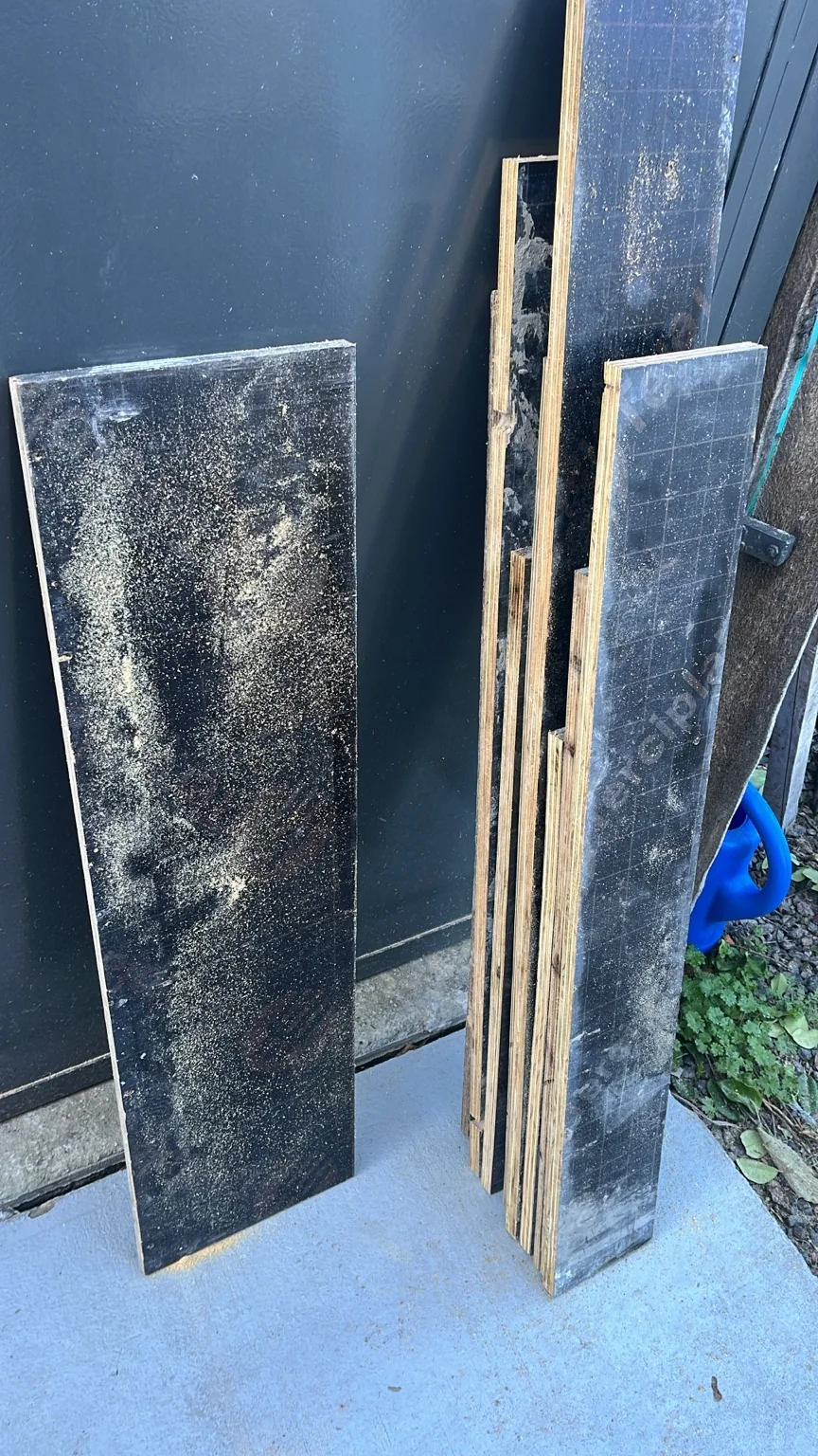 Piezas de madera para construcción apícola
